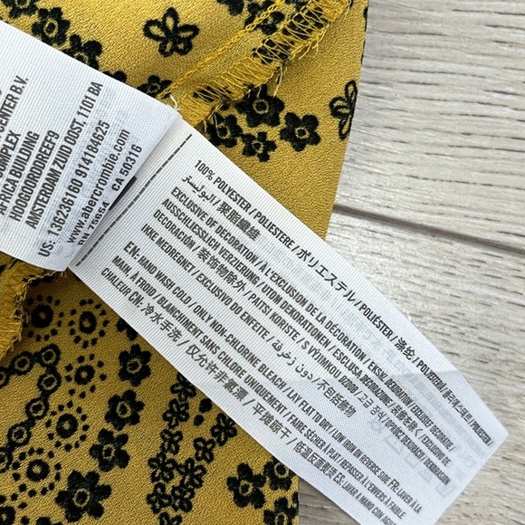 Abercrombie & Fitch Gold Floral Blouse Size XS - Picture 6 of 6